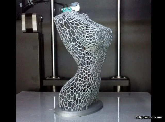 3D-модель "Женский торс в стиле Voronoi"