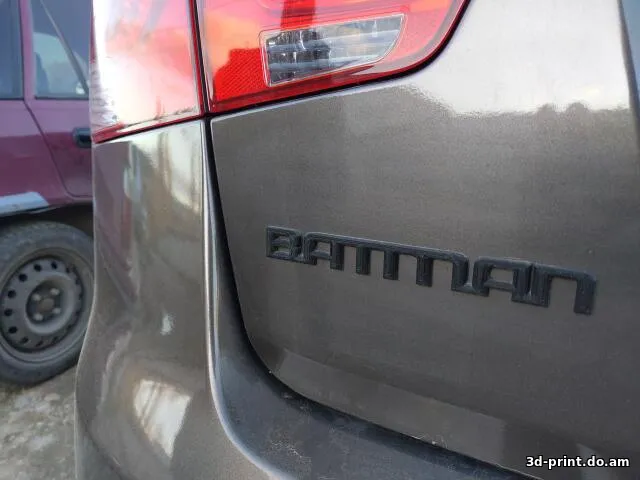 3D-логотип "Бэтмобиль из KIA Cerato"