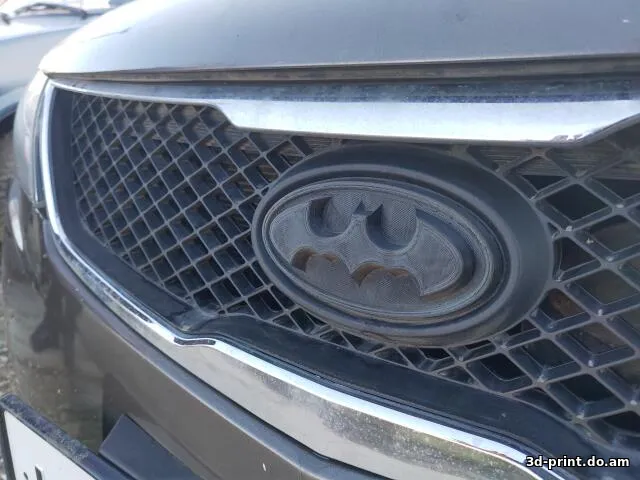 3D-логотип "Бэтмобиль из KIA Cerato"
