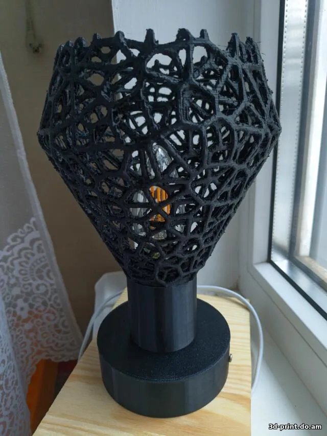3D-модель "Светильник настольный" в стиле вороной