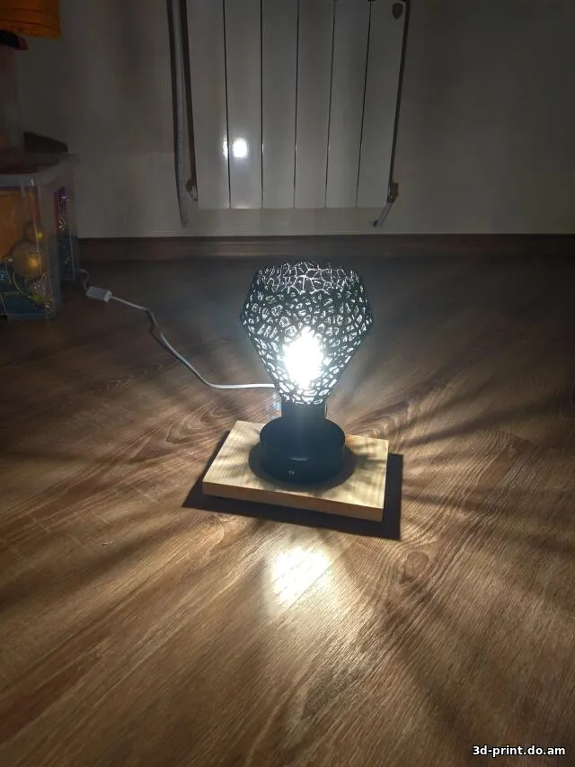 3D-модель "Светильник настольный" в стиле вороной