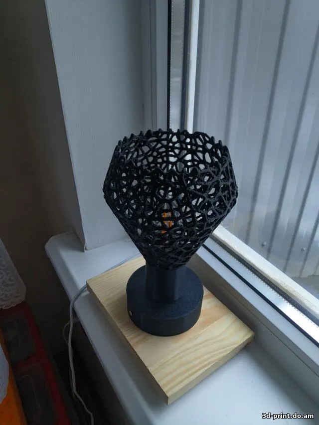 3D-модель "Светильник настольный" в стиле вороной