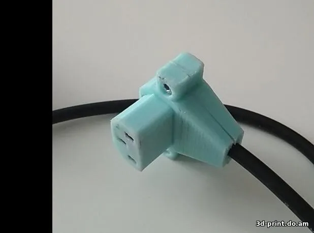 3D-модель "Г-образный штекер для блока питания компьютера"