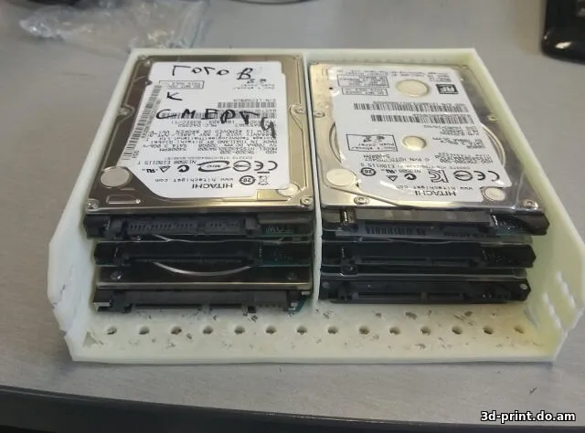 3D-модель "Контенер для установки до 6 дисков 2.5 в отсек 5.25"