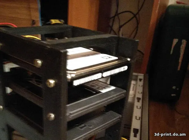 3D-модель "Держатель SSD" 3D-модель "Держатель SSD"