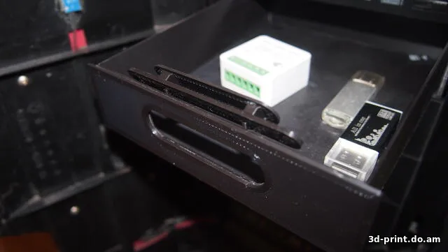 3D-модель "Выдвижной ящик в отсек 5.25"