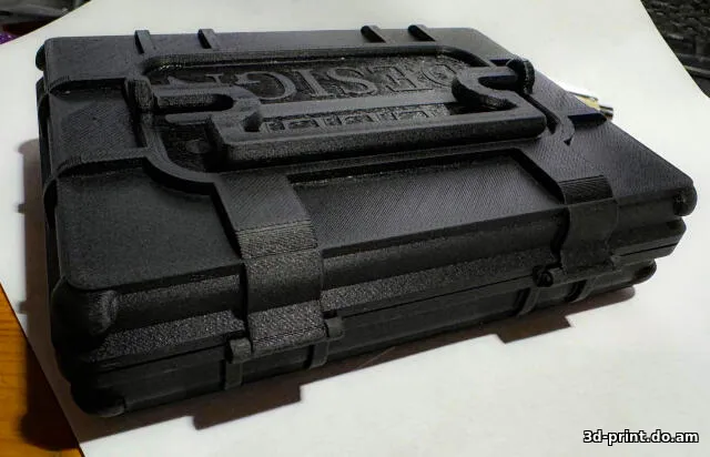 3D-модель "Герметичный ударопрочный бокс для важного жеского диска"