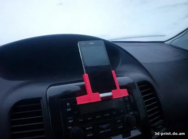 3D-модель "Подставка под телефон в машину в сд слот"