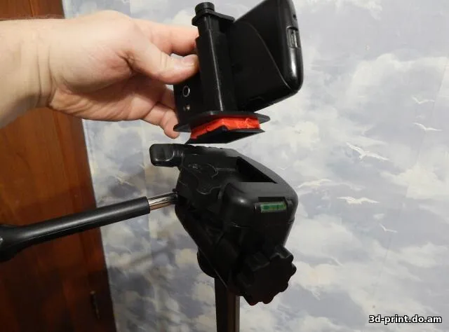 3D-модель "Крепление и зажим для телефона в любой штатив"