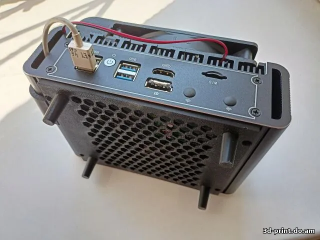 3D-модель "Минипк: вентилируемое дно, и крепления для ssd вне корпуса"