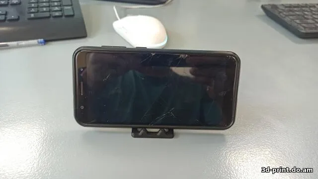 3D-модель "Маленькая подставка под телефон"