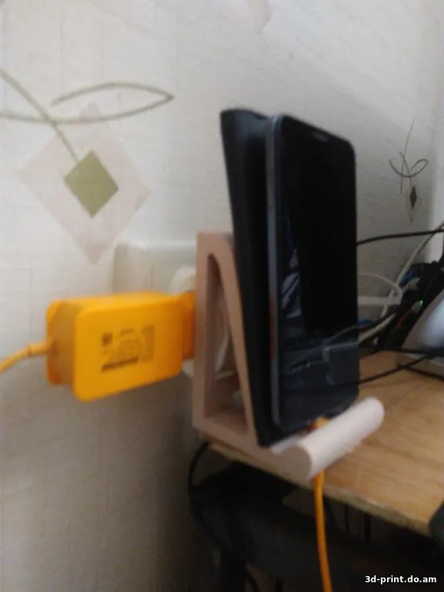 3D-модель "Универсальная подставка телефона"