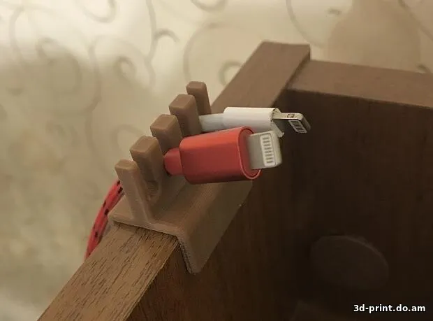 3D-модель "Держатель кабеля для зарядки смартфонов, планшетов"