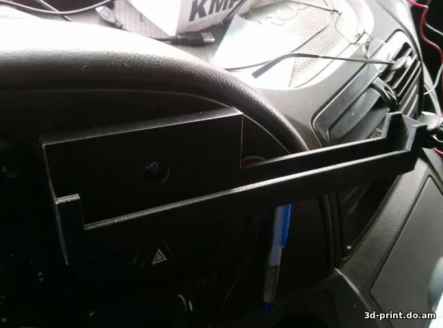 3D-модель "Держатель для планшета 10.1" вместе с чехлом для Mercedes Actros MP2/MP3"