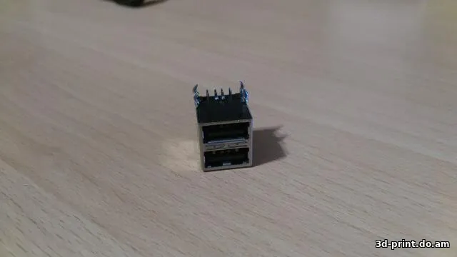 3D-модель "Подставка для наушников с usb"