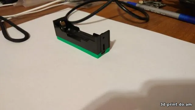 3D-модель "Компактная Зарядка 18650"