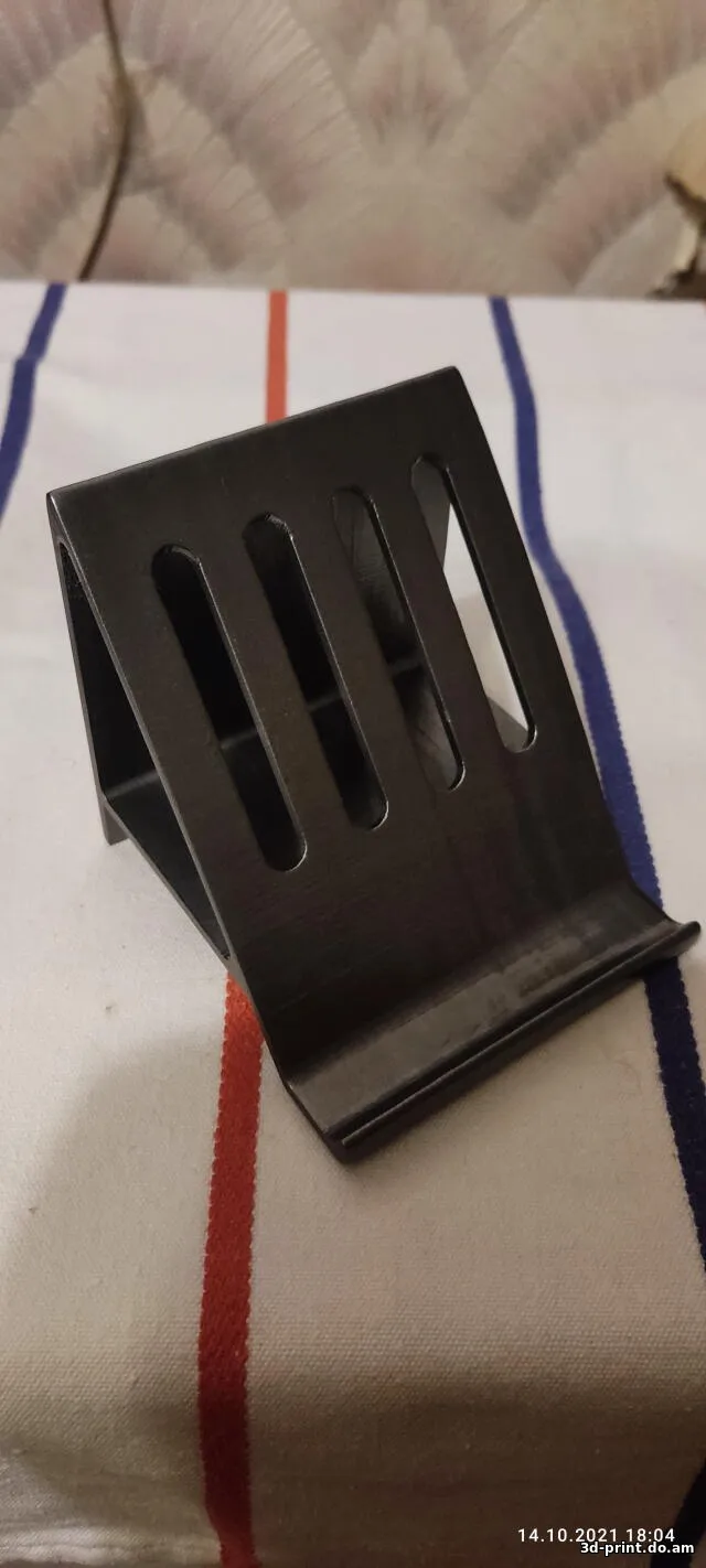 3D-модель "Простая подставка для телефона"