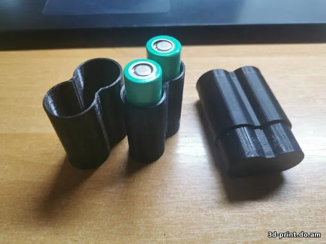 3D-модель "Универсальный бокс для двух аккумуляторов 18650 или 20700"