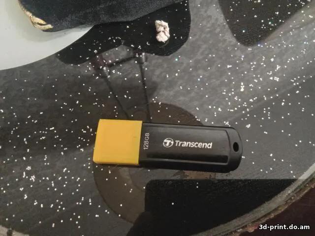 3D-модель "Крышка от флешки transcend"