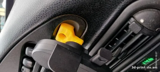 3D-модель "Держатель телефона в Нива Шевроле"