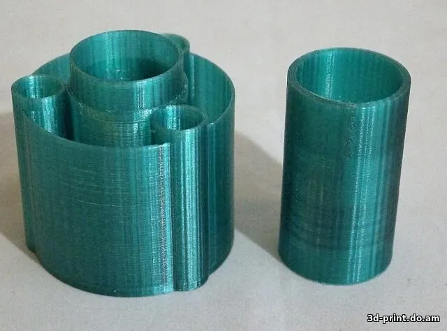 3D-модель "Стелс подставка для канцелярских принадлежностей"