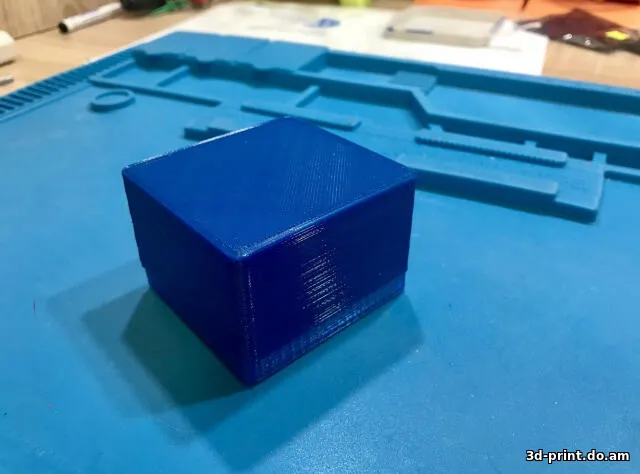 3D-модель "Бокс для хранения SD карт (вмещает 20 штук)"