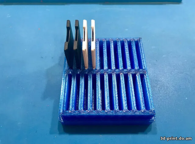 3D-модель "Бокс для хранения SD карт (вмещает 20 штук)"