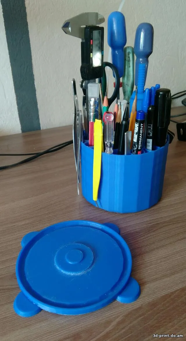 3D-модель "Поворотный органайзер для карандашей, фломастеров и инструмента"