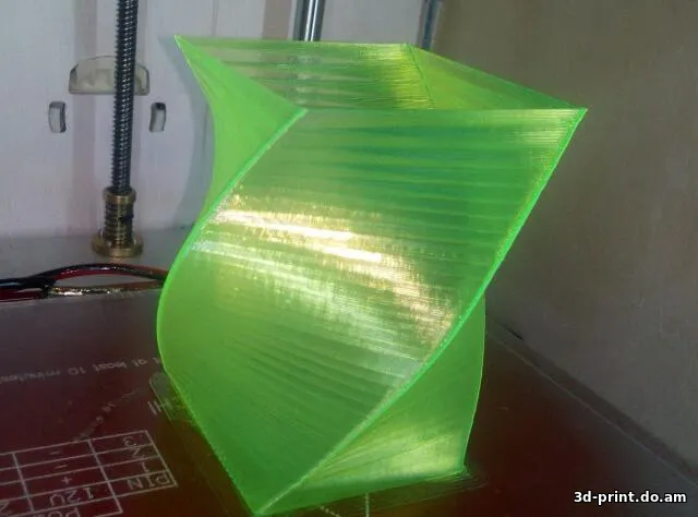 3D-модель "Карандашница "Твист-квадрат" из SBS Glass"