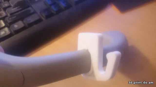 3D-модель "Вешалка-крючок на ручку для Reno Sandero 2015"