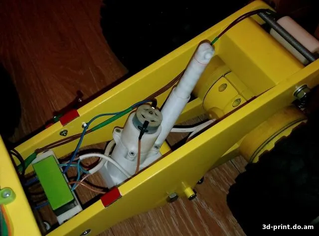 3D-модель "Подъемник кузова с мотором RS380-2580 для самосвала Забайкальский БелАЗ"