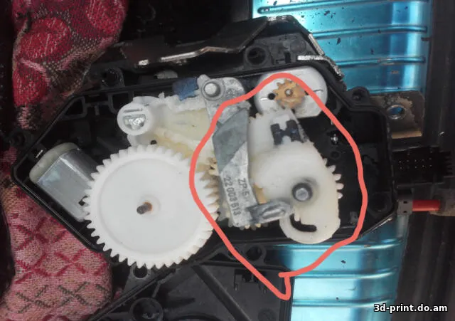 3D-модель "Шестерёнка/деталь механизма "довода" багажника в Mercedes M-class 2LOOK"