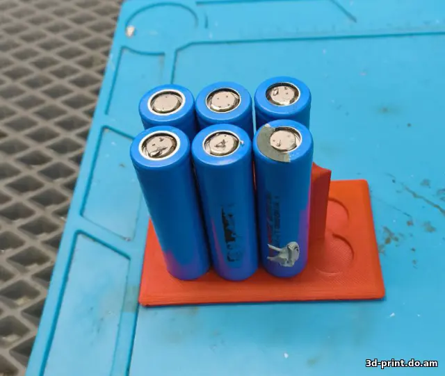 3D-модель "Держатель батарей 18650 для сварки"