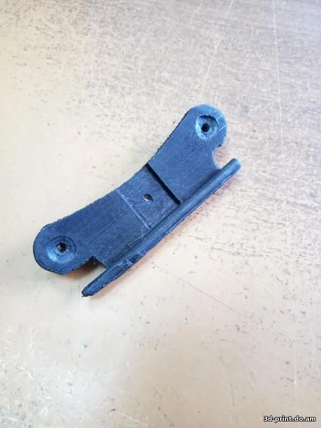 3D-модель "Шарнир крышки бензобака Daewoo Lanos"