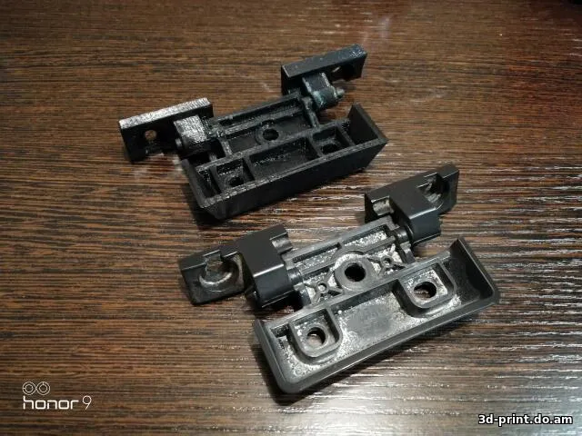 3D-модель "Toyota RAV4 (2000-2005) Шарнир крышки подлокотника"