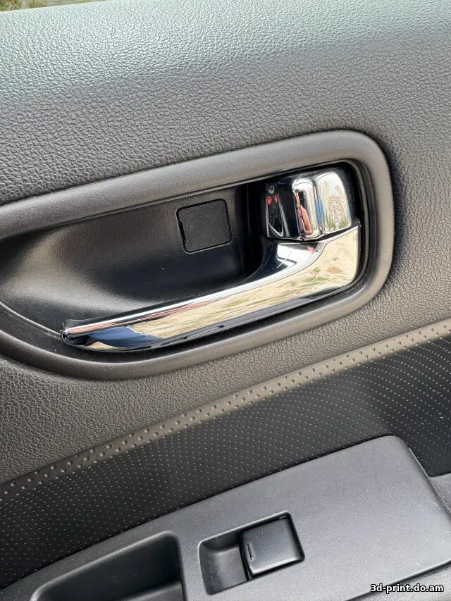 3D-модель "Nissan X-Trail T31 заглушка двери бесплатная"