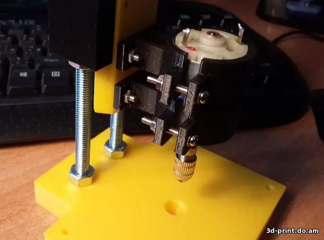 3D-модель "Мини-сверлильный станок / Mini Drill Press"
